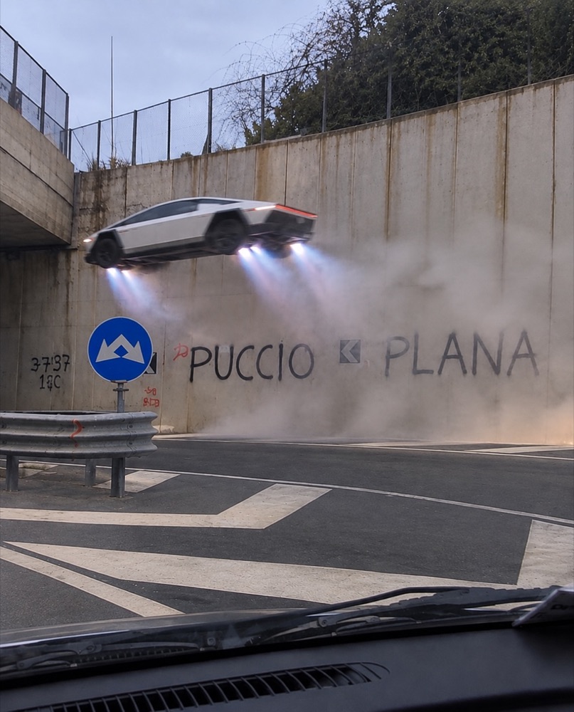 Meme: una Tesla che vola sulla rotonda di Puccio di Plana